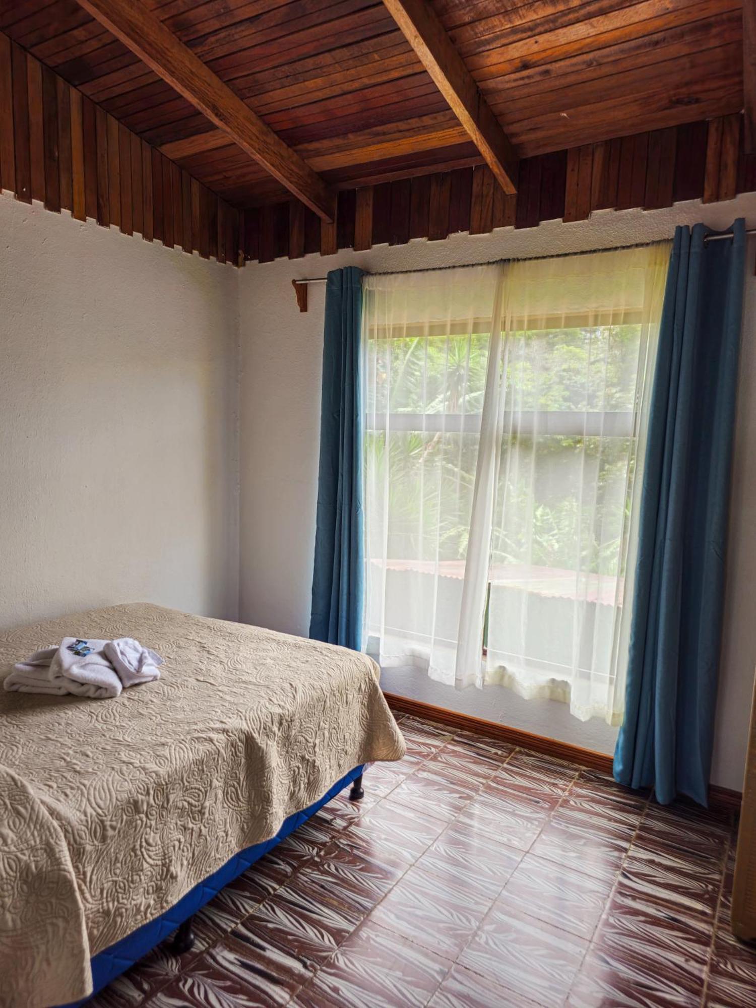 Cabinas Selva Verde Monteverde Bilik gambar