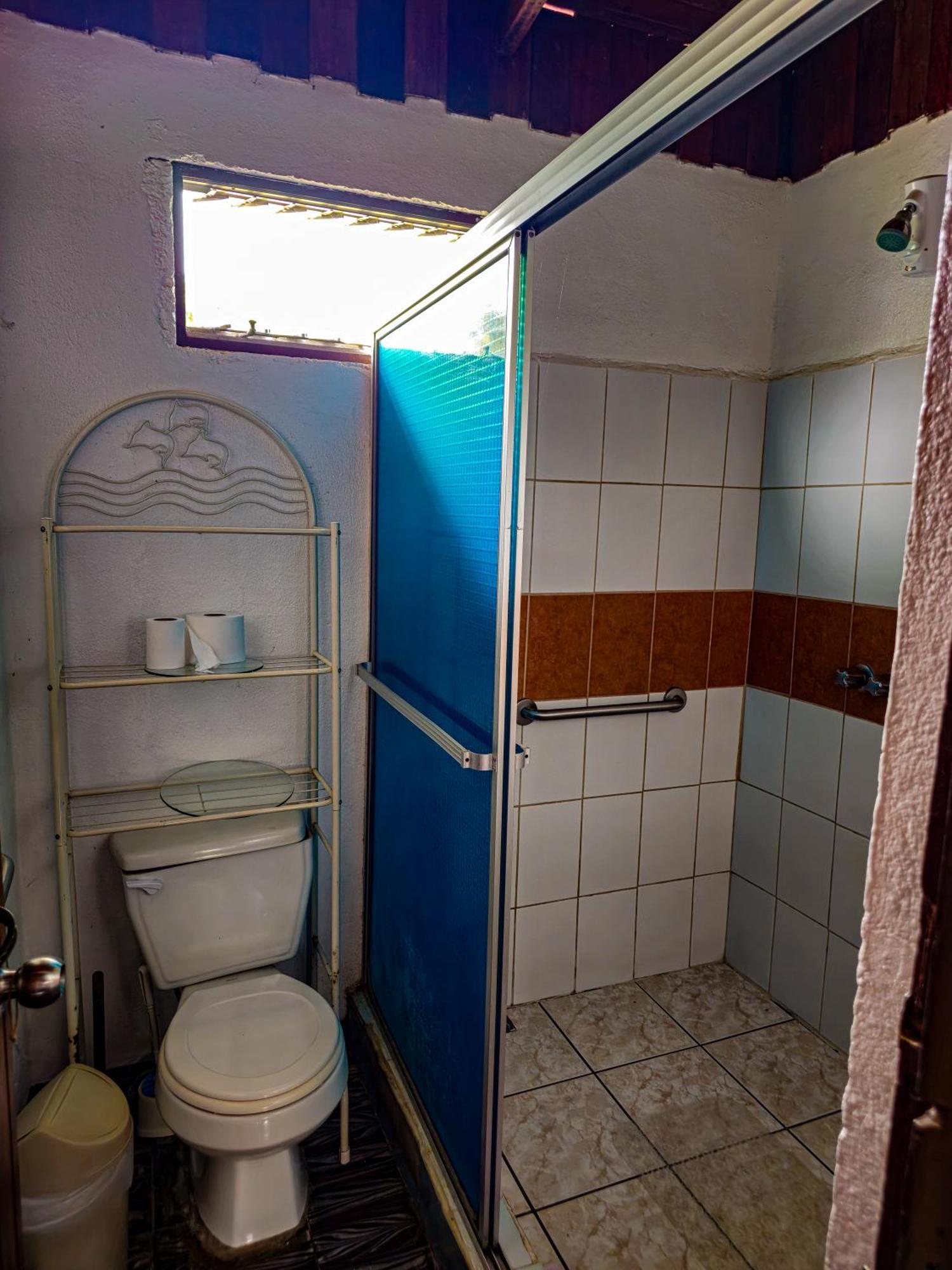 Cabinas Selva Verde Monteverde Bilik gambar